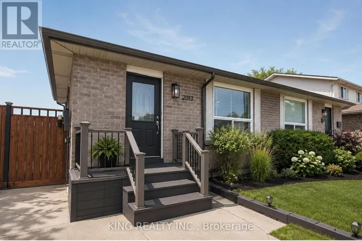 2613 CARISSA AVENUE, Windsor, Ontario N8R2J8