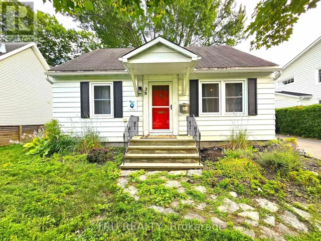 28 ARUNDEL AVENUE, Ottawa, Ontario K1K0B6