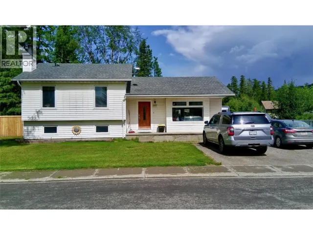 143 Bergeron Drive, Tumbler Ridge, British Columbia V0C2W0
