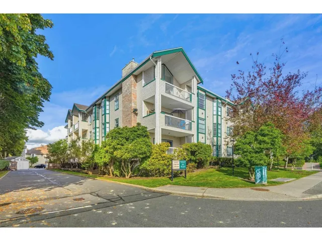 219 13911 70 AVENUE, Surrey, British Columbia V3W6B4