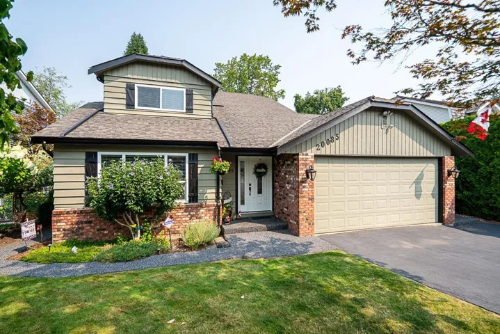 20085 50A AVENUE, Langley, British Columbia V3A7H8