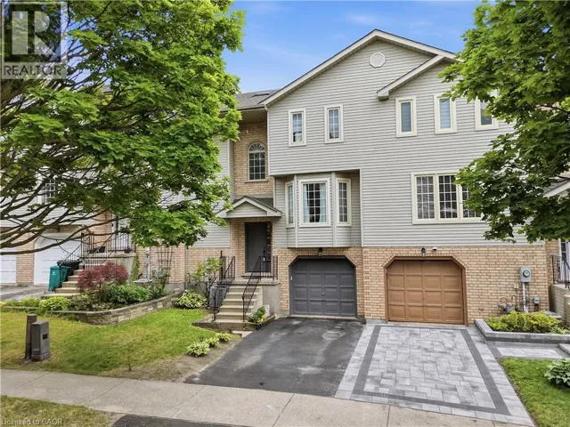 692 GRANGE Crescent, Waterloo, Ontario N2T2L8
