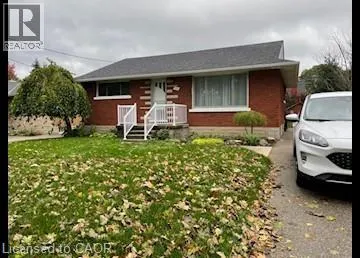 15 PINECREST Drive Unit# Lower, Kitchener, Ontario N2A2G7