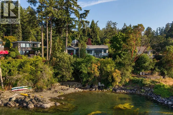 10994 Madrona Dr, North Saanich, British Columbia V8L5R7