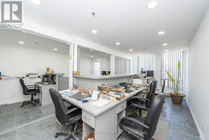 11 - 7171 TORBRAM ROAD, Mississauga (Northeast), Ontario L4T3W4