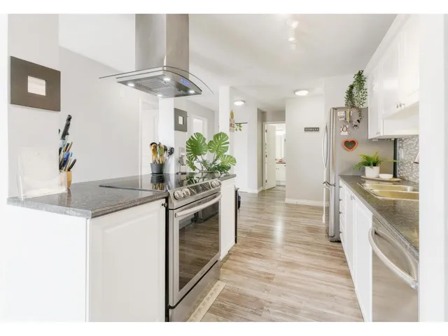 312 13771 72A AVENUE, Surrey, British Columbia V3W9C6