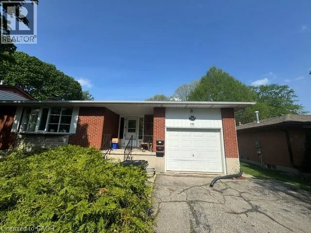 182 LYNNBROOK Crescent Unit# Lower, Waterloo, Ontario N2L4X3
