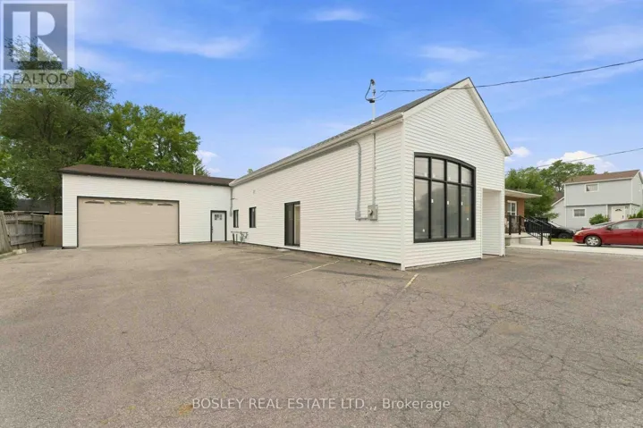 114 CHETWOOD STREET, St. Catharines (Western Hill), Ontario L2S2A8