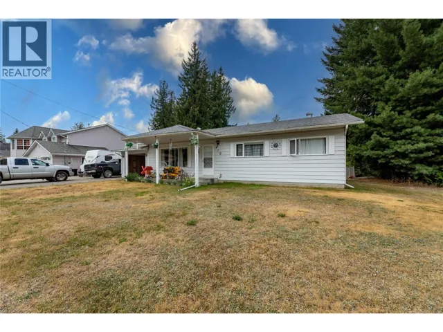 410 0ak Avenue, Sicamous, British Columbia V0E2V1