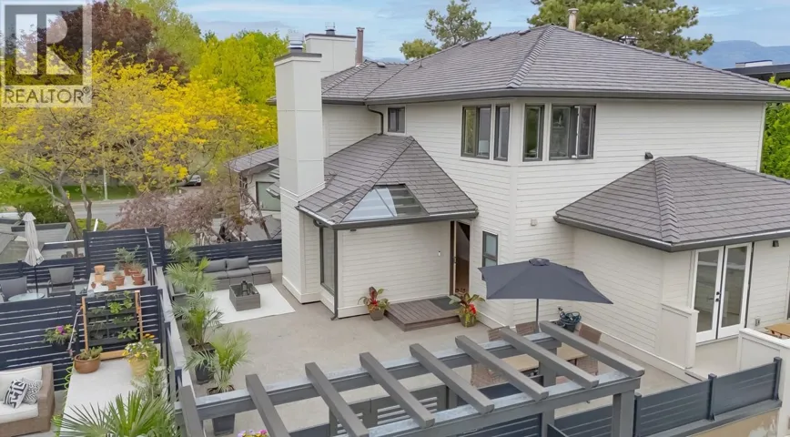 414 West Avenue Unit# 11, Kelowna, British Columbia V1Y4Z2
