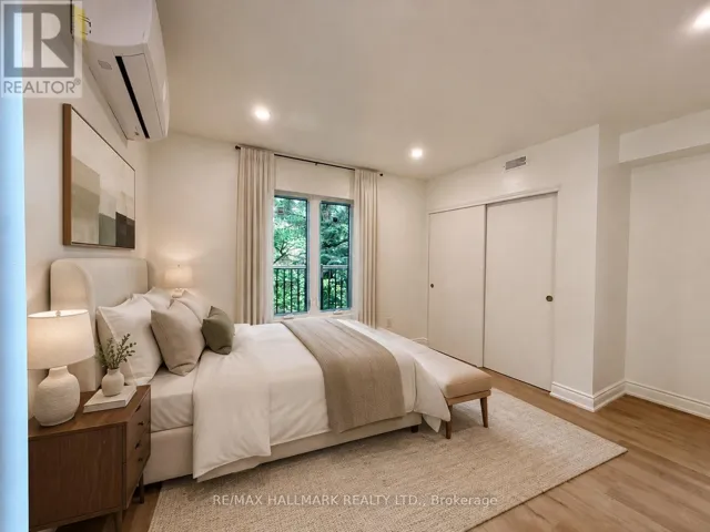 48R BRADGATE ROAD, Toronto (Banbury-Don Mills), Ontario M3B1J8