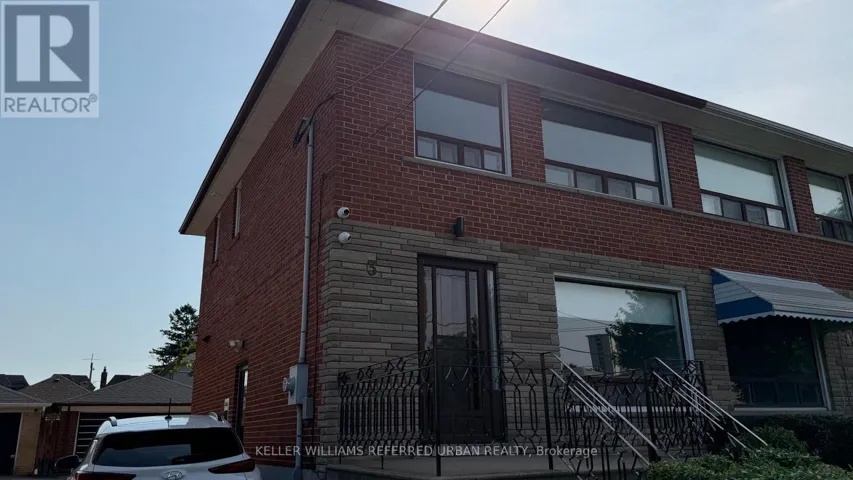 3 DUCKWORTH STREET, Toronto (Brookhaven-Amesbury), Ontario M6M4W3