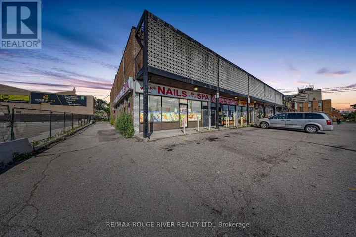 2282 ISLINGTON AVENUE, Toronto (Rexdale-Kipling), Ontario M9W3W8