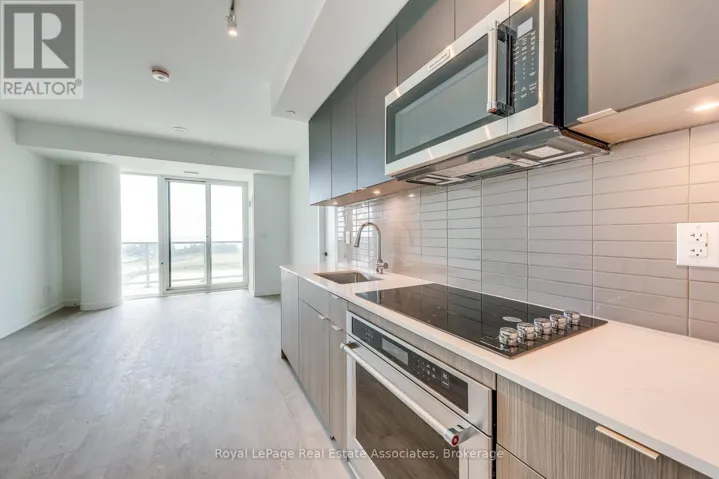 806 - 220 MISSINNIHE WAY, Mississauga (Port Credit), Ontario L5H0A9
