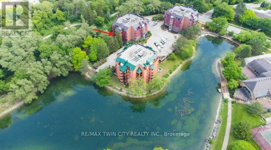 32 - 52 BLUE SPRINGS DRIVE, Waterloo, Ontario N2J4M4
