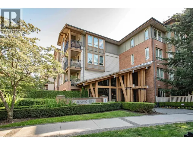 318 1111 E 27TH STREET, North Vancouver, British Columbia V7J1S3