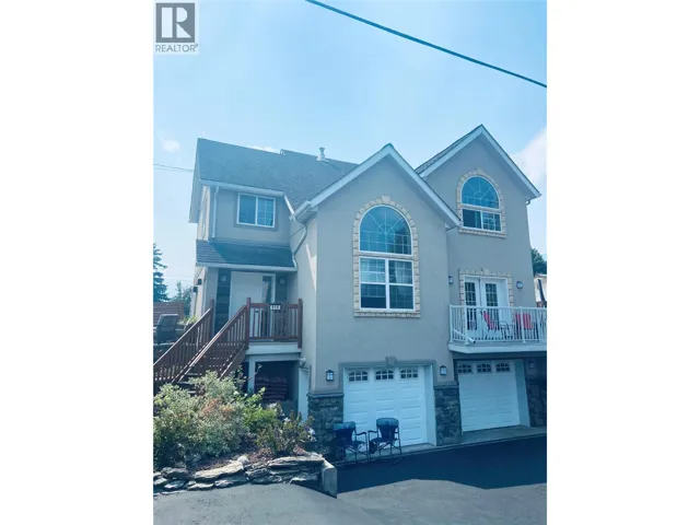 916 13 Street S, Golden, British Columbia V0A1H0