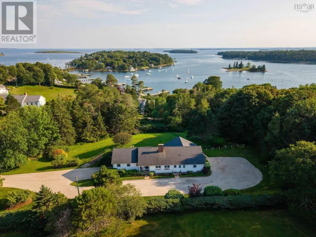 121 Victoria Street, Chester, Nova Scotia B0J1J0