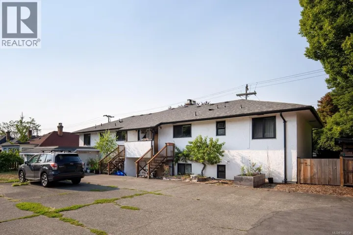 1481 Bay St, Victoria, British Columbia V8R2A6