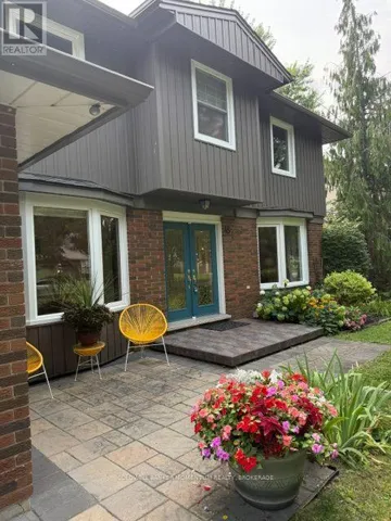 45 ROYAL HENLEY BOULEVARD, St. Catharines (Martindale Pond), Ontario L2N4S3