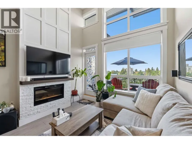 607 22335 MCINTOSH AVENUE, Maple Ridge, British Columbia V2X3C2