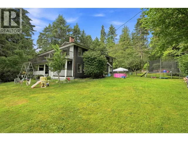 1523 GRANDVIEW ROAD, Gibsons, British Columbia V0N1V5
