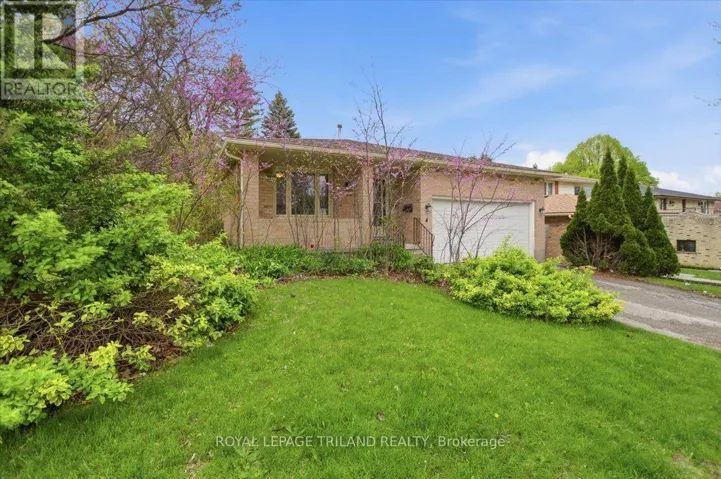 4 CHEPSTOW GATE, London North (North K), Ontario N6G3S7