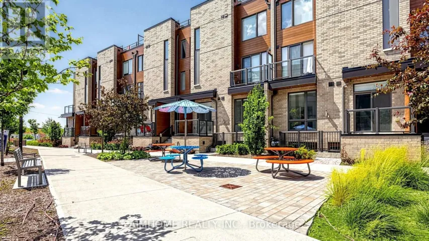 5 - 88 TURTLE ISLAND ROAD, Toronto (Englemount-Lawrence), Ontario M6A0E4