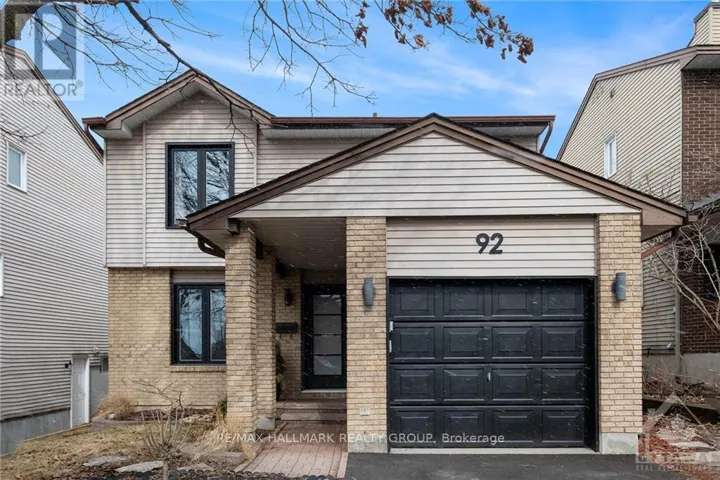 92 GILLESPIE CRESCENT, Ottawa, Ontario K1V0J2