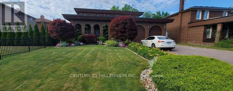 44 WIGWOSS DRIVE, Vaughan (East Woodbridge), Ontario L4L2P8
