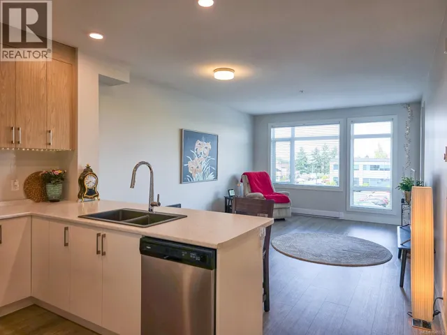 204 6544 Metral Dr, Nanaimo, British Columbia V9T2L8