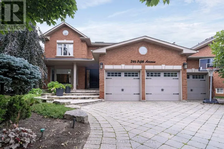 246 FIFTH AVENUE, Vaughan (East Woodbridge), Ontario L4L7A3