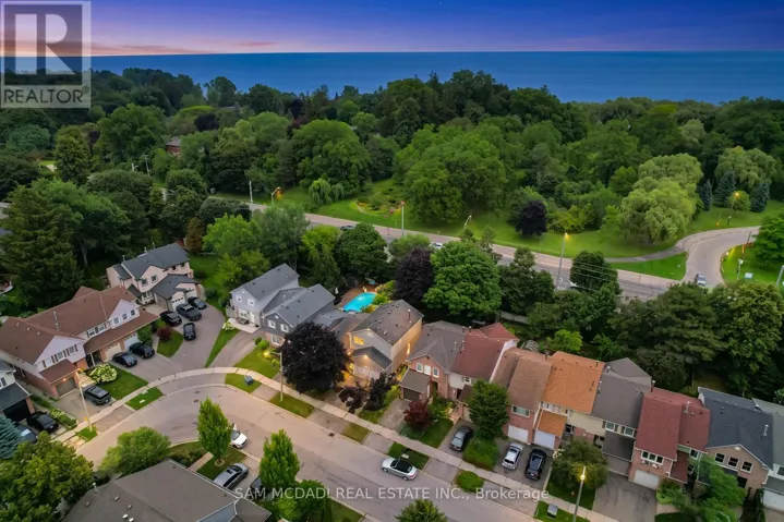 644 SWEETWATER PLACE, Mississauga (Lorne Park), Ontario L5H3Y8