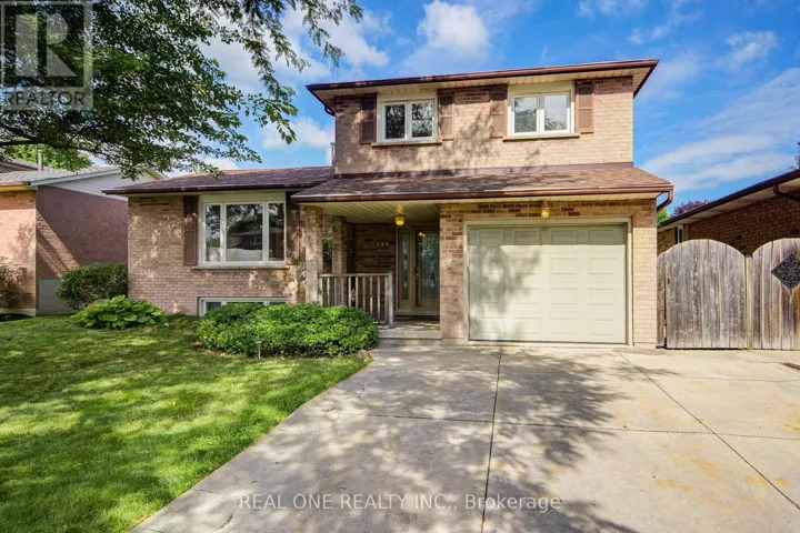 232 CLIFTON DOWNS ROAD, Hamilton (Gilbert), Ontario L9C1B5