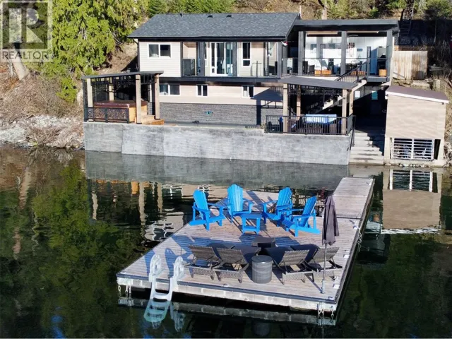 3127 East Lake Drive, Christina Lake, British Columbia V0H1E1