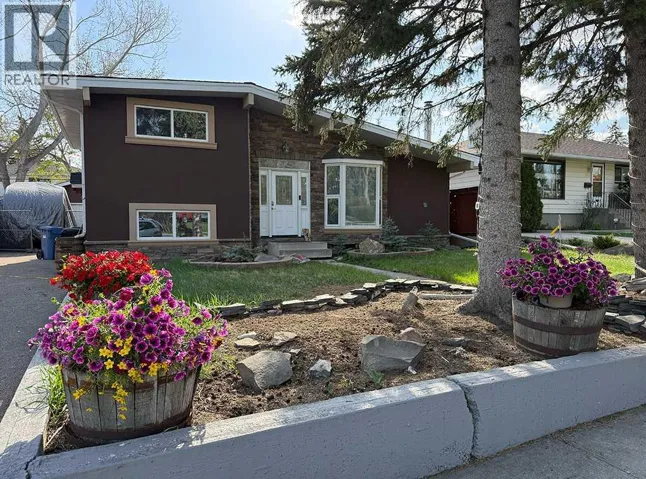 247 Simons Road NW, Calgary, Alberta T2K2X4
