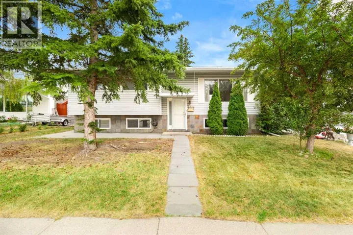 6008 DALGETTY Drive NW, Calgary, Alberta T3A1J3