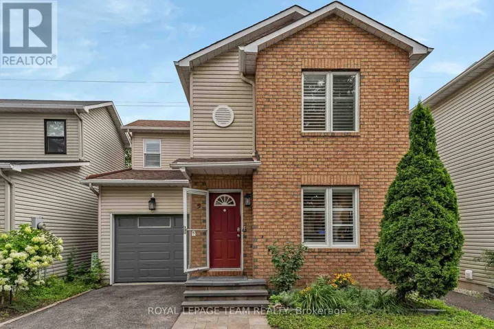 9 - 583 TWEEDSMUIR AVENUE, Ottawa, Ontario K1Z5P4