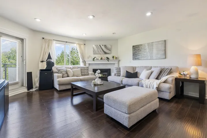 401 13680 84 AVENUE, Surrey, British Columbia V3W0T6
