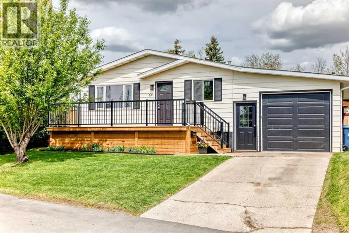 11 Huntstrom Place NE, Calgary, Alberta T2K5V9