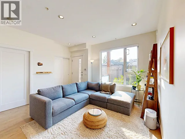 4527 EARLES STREET, Vancouver, British Columbia V5R3R1