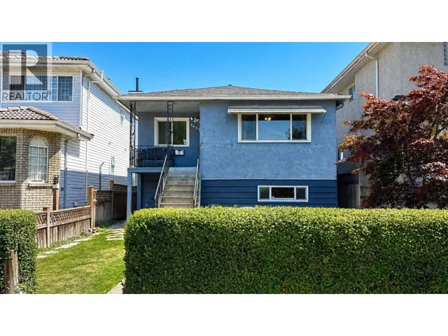 4458 SKEENA STREET, Vancouver, British Columbia V5R2L9