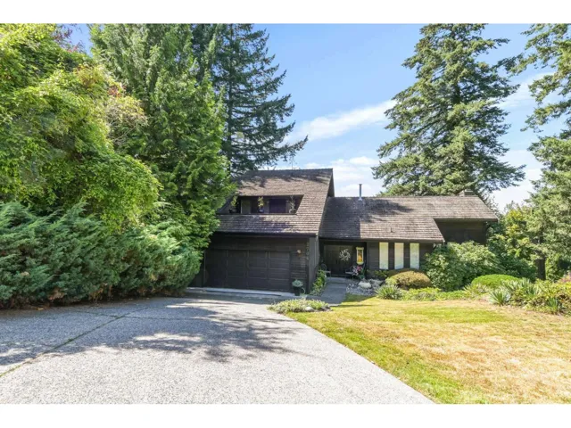 2704 ST. MORITZ WAY, Abbotsford, British Columbia V3G1C3