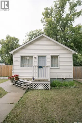 1421 H AVENUE N, Saskatoon, Saskatchewan S7L2E5