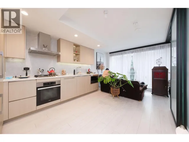 905 1768 COOK STREET, Vancouver, British Columbia V5Y0N3