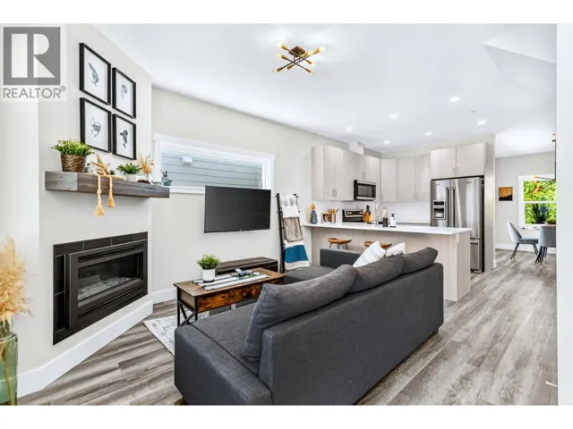 17 950 WOODSWORTH ROAD, Gibsons, British Columbia V0N1V7