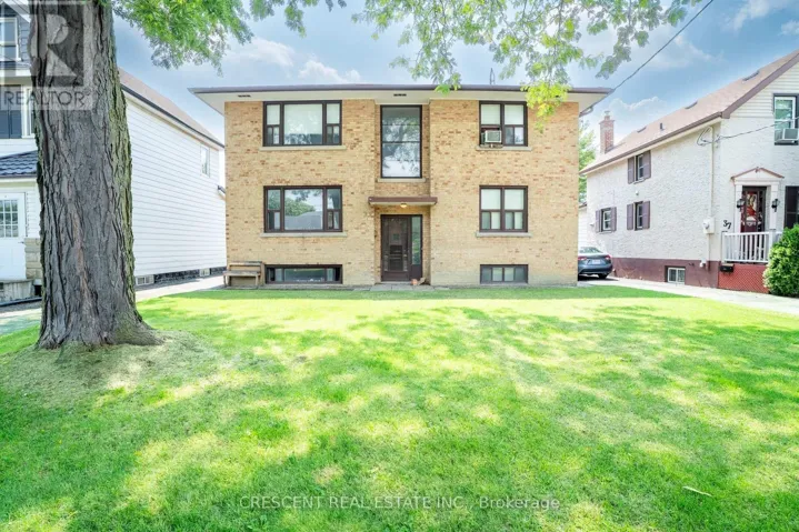 UPPER - 35 LABURNHAM AVENUE, Toronto (Long Branch), Ontario M8W1S6