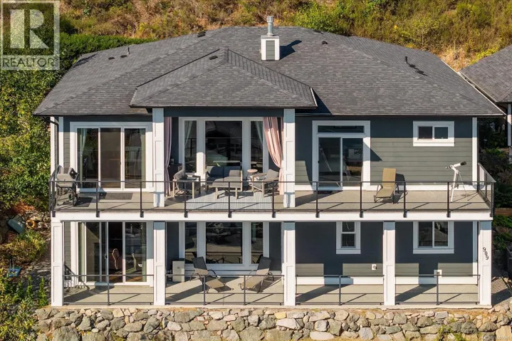 909 Hanington Rd, Ladysmith, British Columbia V0G0A4
