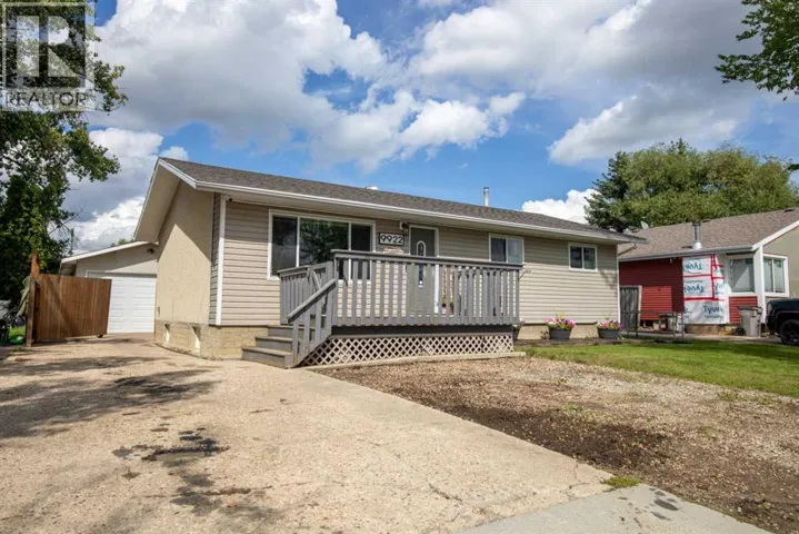 9922 83 Avenue, Grande Prairie, Alberta T8V3T5