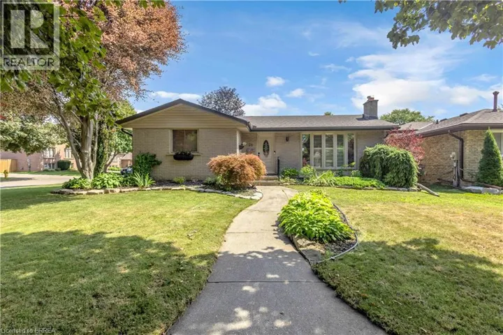26 PENNY Lane, Brantford, Ontario N3R5Y4